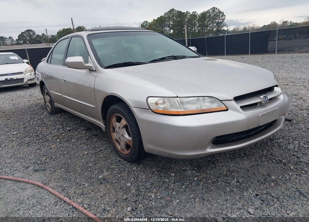 1998 HONDA ACCORD EX VIN: 1HGCG5656WA257578