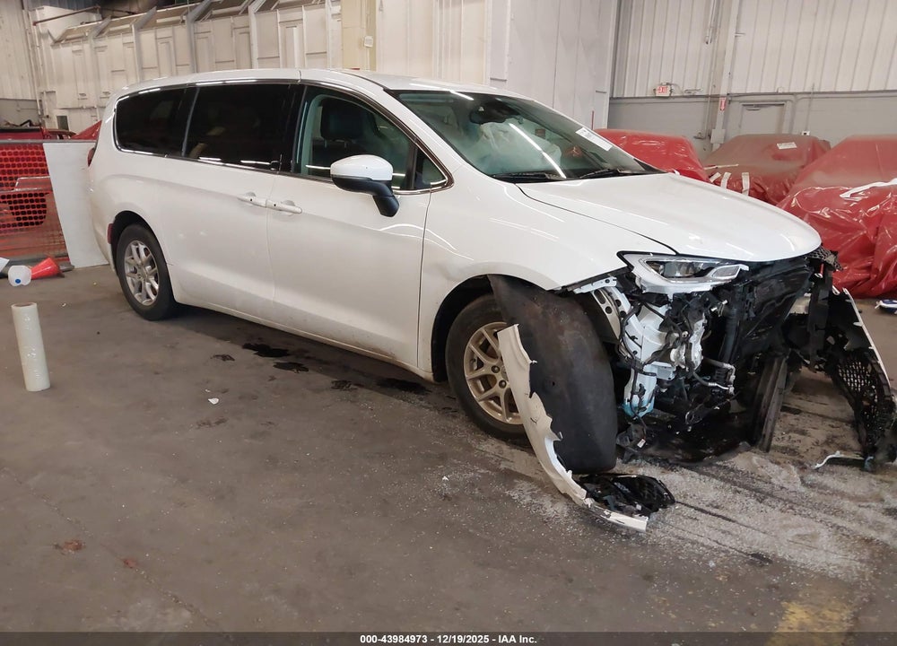 2023 CHRYSLER PACIFICA TOURING L VIN: 2C4RC1BG8PR624031