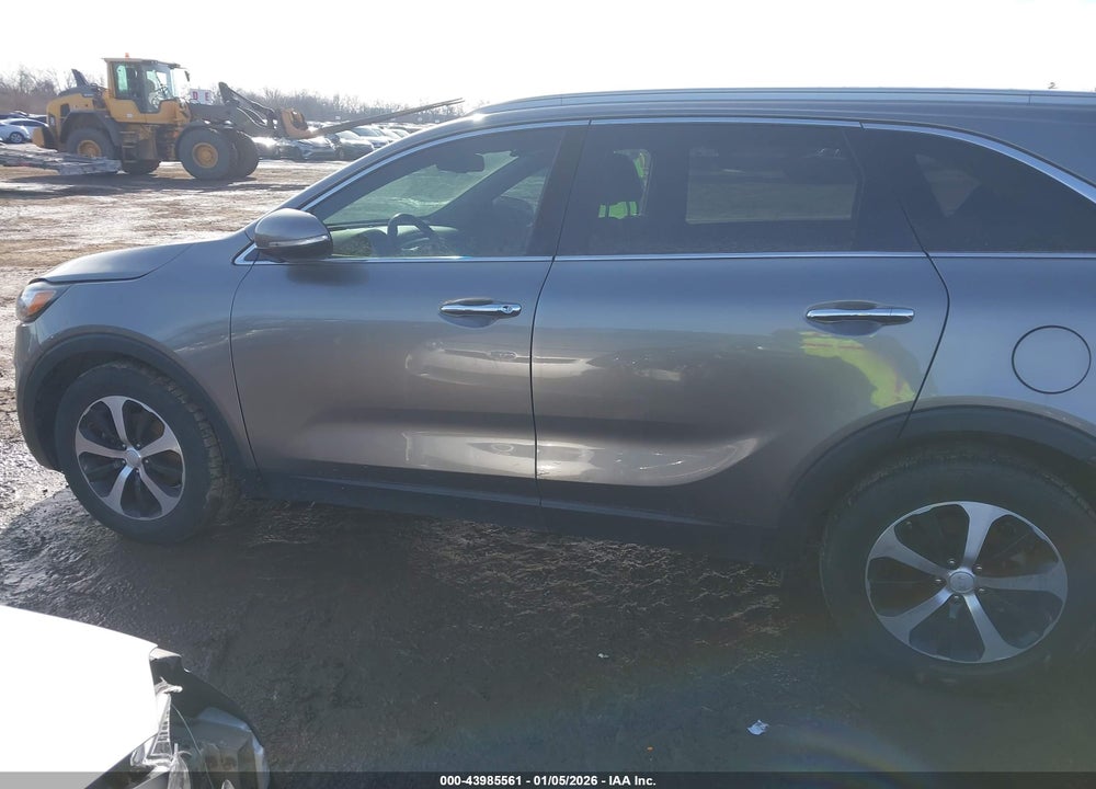 2016 KIA SORENTO 2.0T EX VIN: 5XYPH4A17GG010762