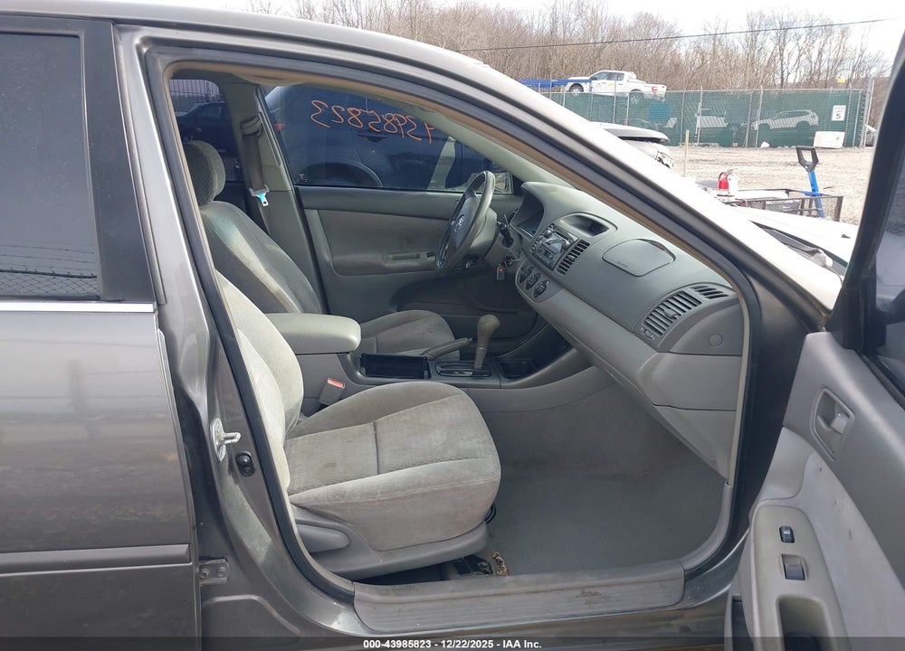 2002 TOYOTA CAMRY LE VIN: 4T1BE32K12U564645