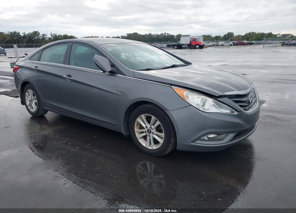 2013 HYUNDAI SONATA GLS VIN: 5NPEB4AC6DH641064