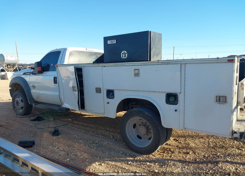 2011 FORD F-550 CHASSIS XL VIN: 1FDUF5GT1BEA80827