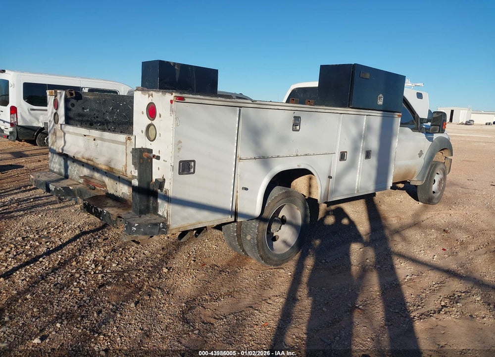 2011 FORD F-550 CHASSIS XL VIN: 1FDUF5GT1BEA80827