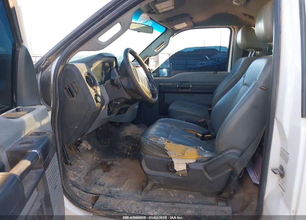 2011 FORD F-550 CHASSIS XL VIN: 1FDUF5GT1BEA80827