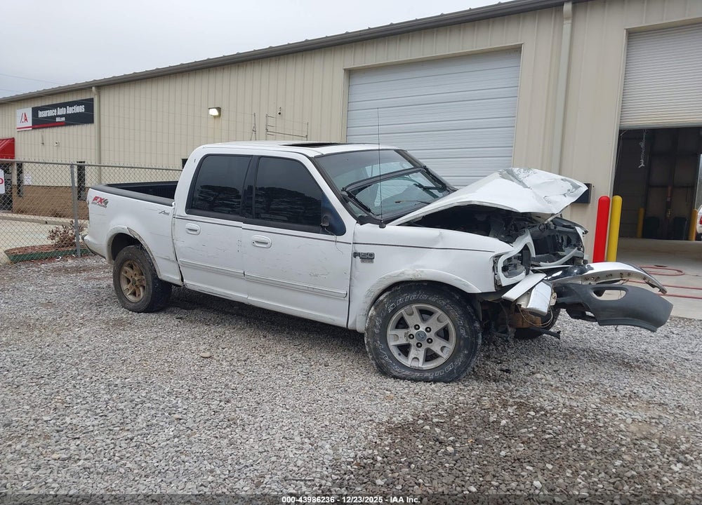 2002 FORD F-150 LARIAT/XLT VIN: 1FTRW08L22KC34572
