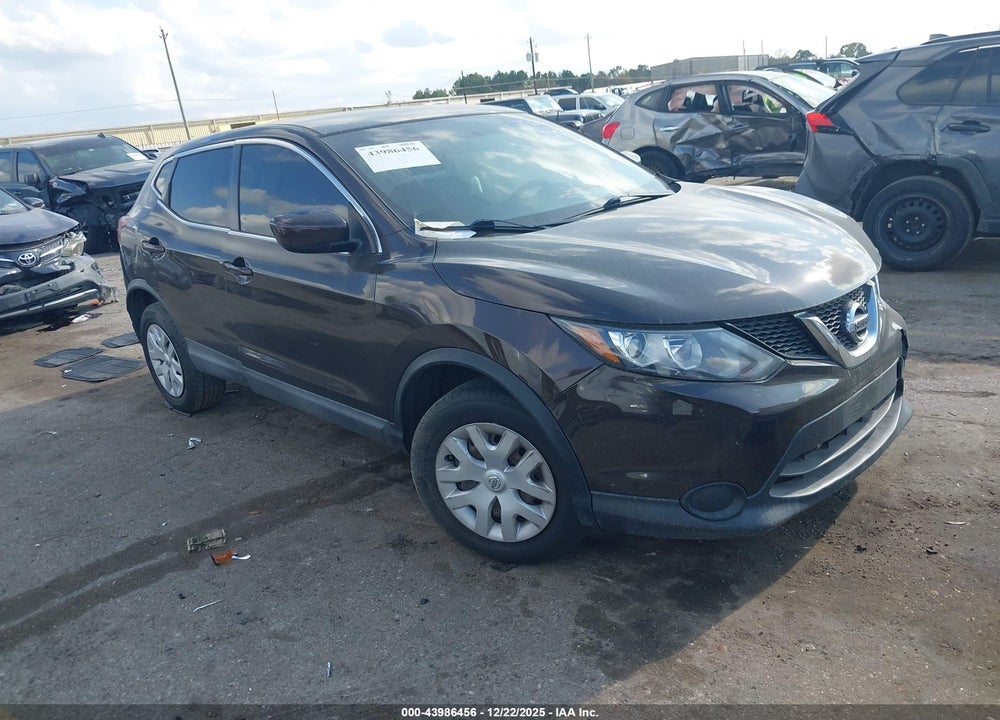 2017 NISSAN ROGUE SPORT S VIN: JN1BJ1CP3HW001062