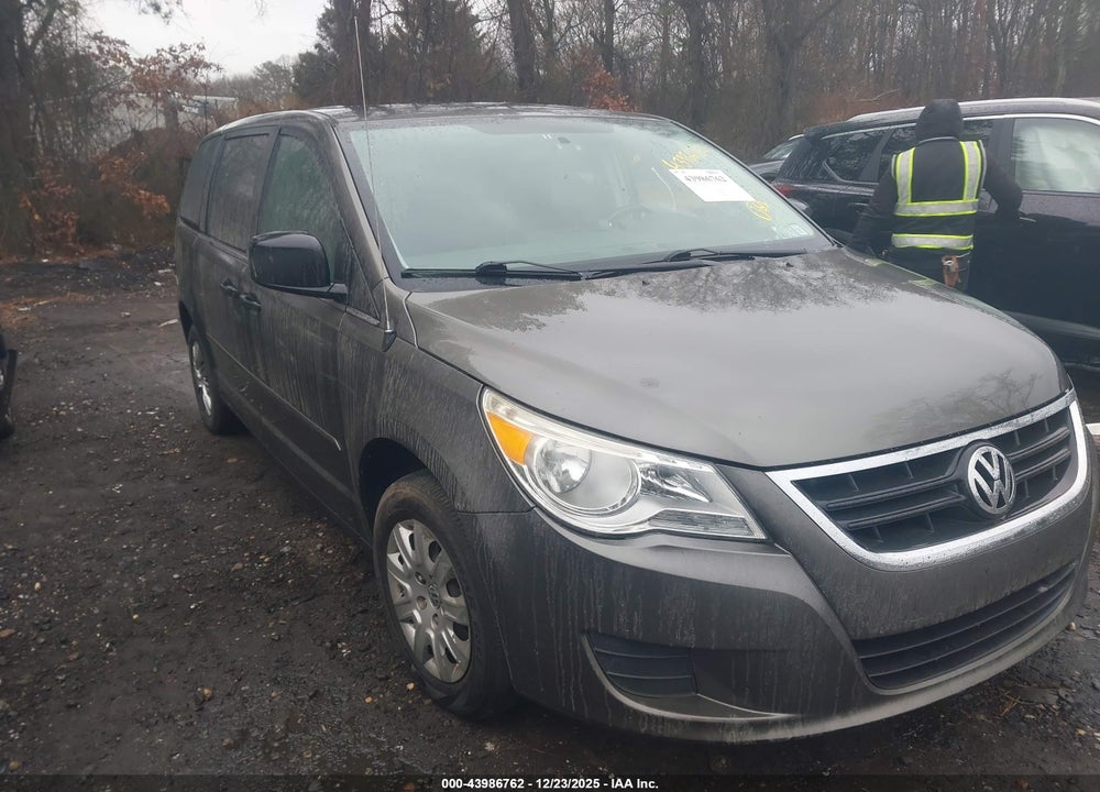 2010 VOLKSWAGEN ROUTAN S VIN: 2V4RW4D18AR360646