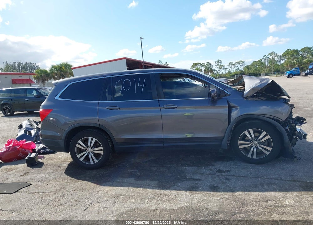 2018 HONDA PILOT EX VIN: 5FNYF5H37JB015014