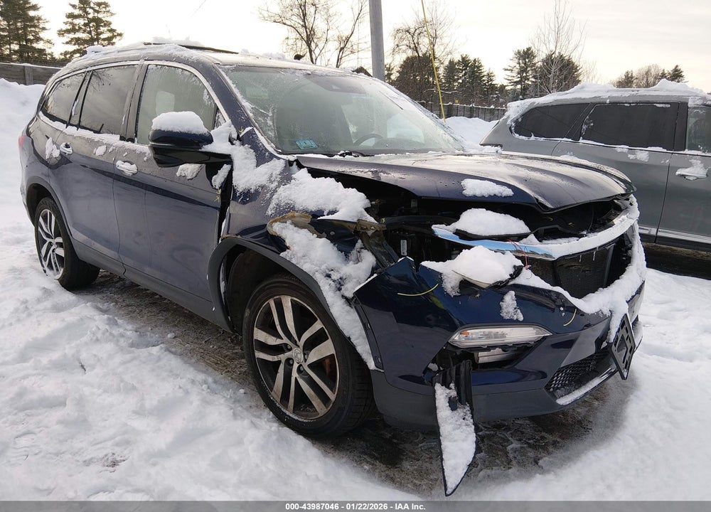 2018 HONDA PILOT TOURING VIN: 5FNYF6H90JB011073