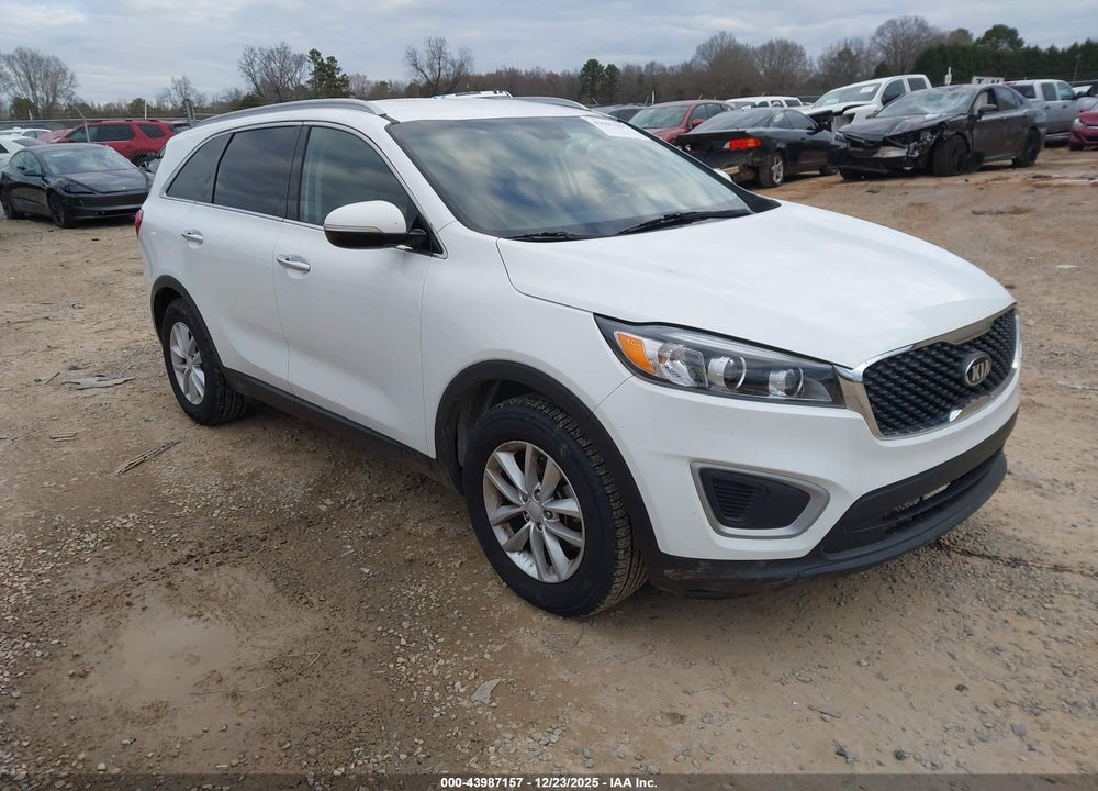 2018 KIA SORENTO 3.3L LX VIN: 5XYPG4A52JG394804