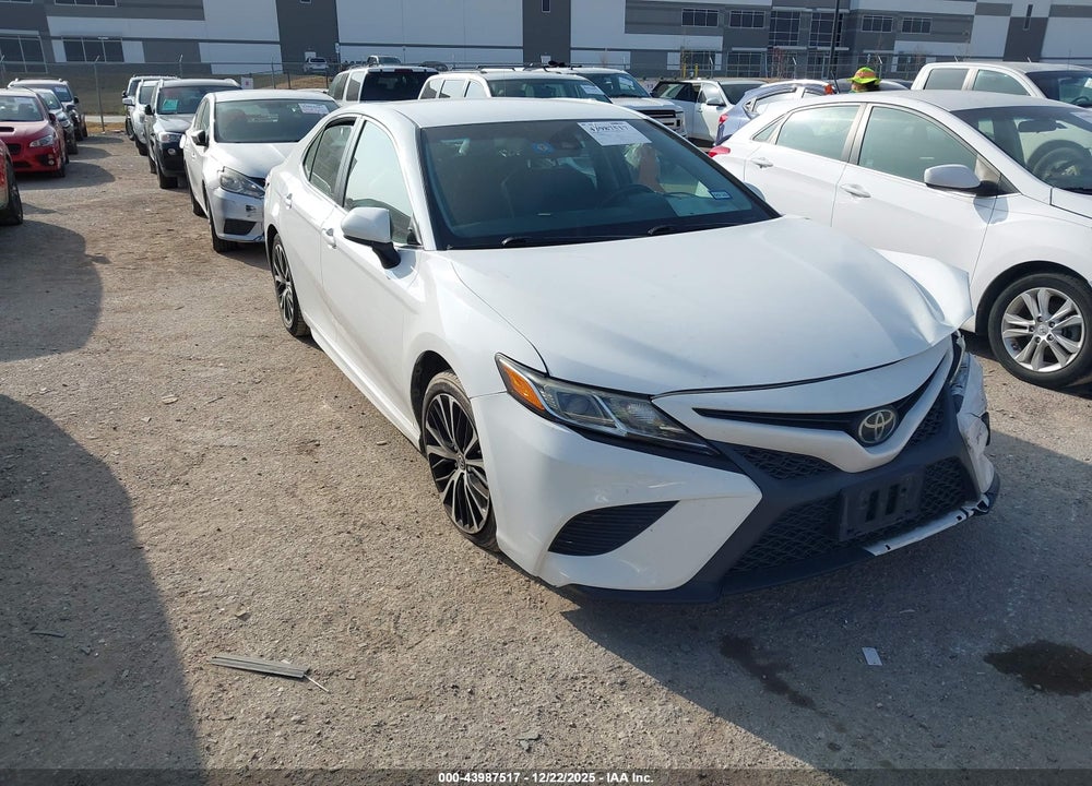 2018 TOYOTA CAMRY SE VIN: 4T1B11HKXJU534906