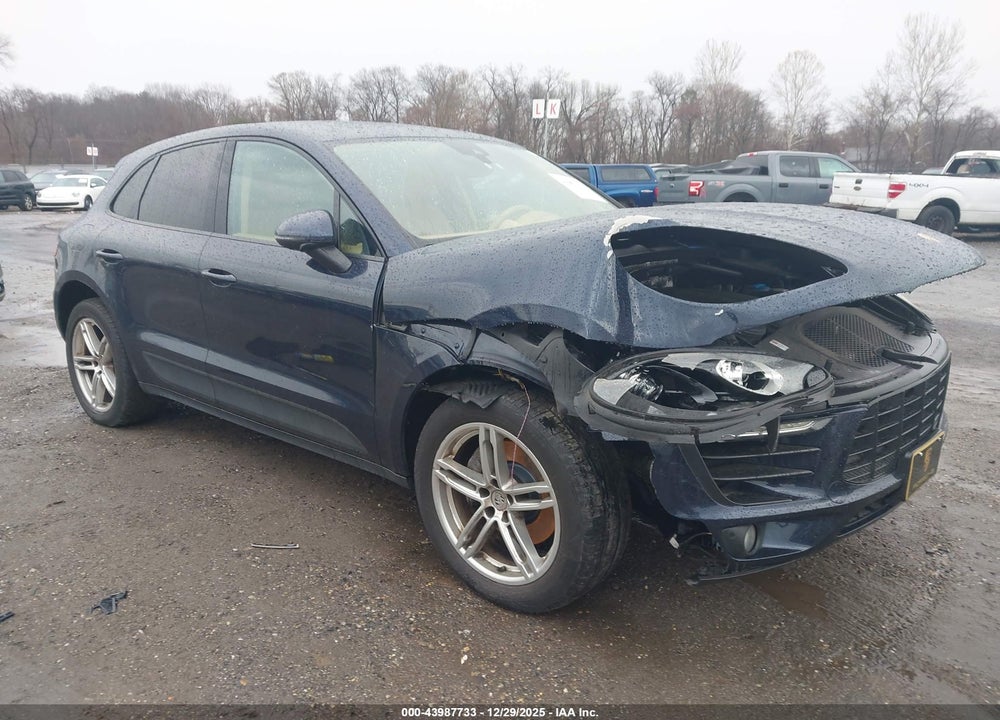 2017 PORSCHE MACAN VIN: WP1AA2A56HLB05917