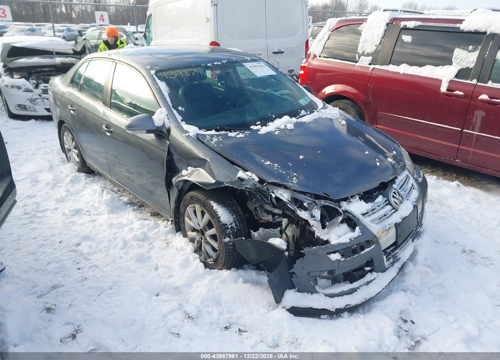 2010 VOLKSWAGEN JETTA LIMITED EDITION VIN: 3VWRZ7AJ2AM127891