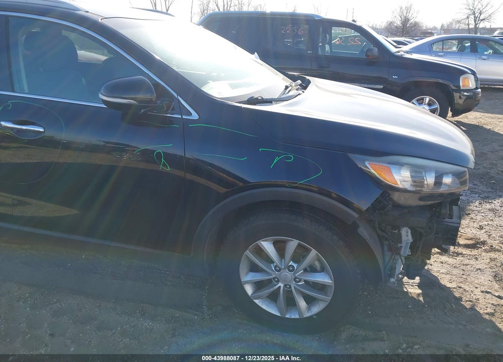 2016 KIA SORENTO 2.4L LX VIN: 5XYPG4A31GG022409