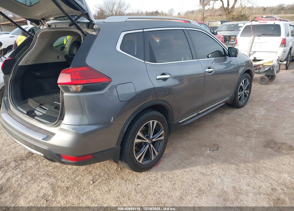 2017 NISSAN ROGUE SL VIN: 5N1AT2MTXHC864166