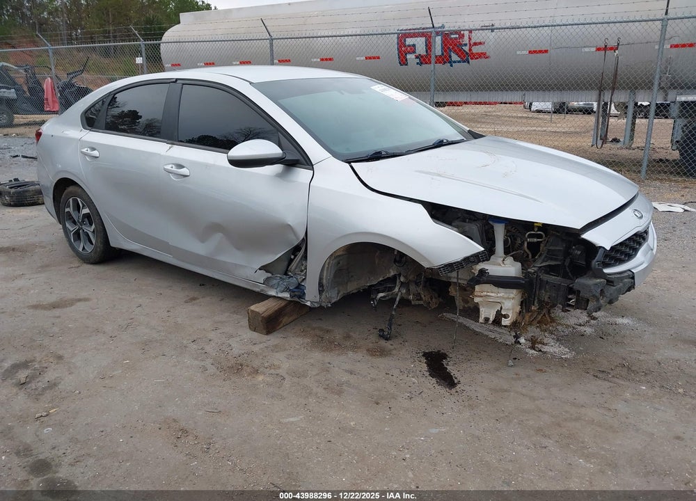 2019 KIA FORTE LXS VIN: 3KPF24AD8KE090263