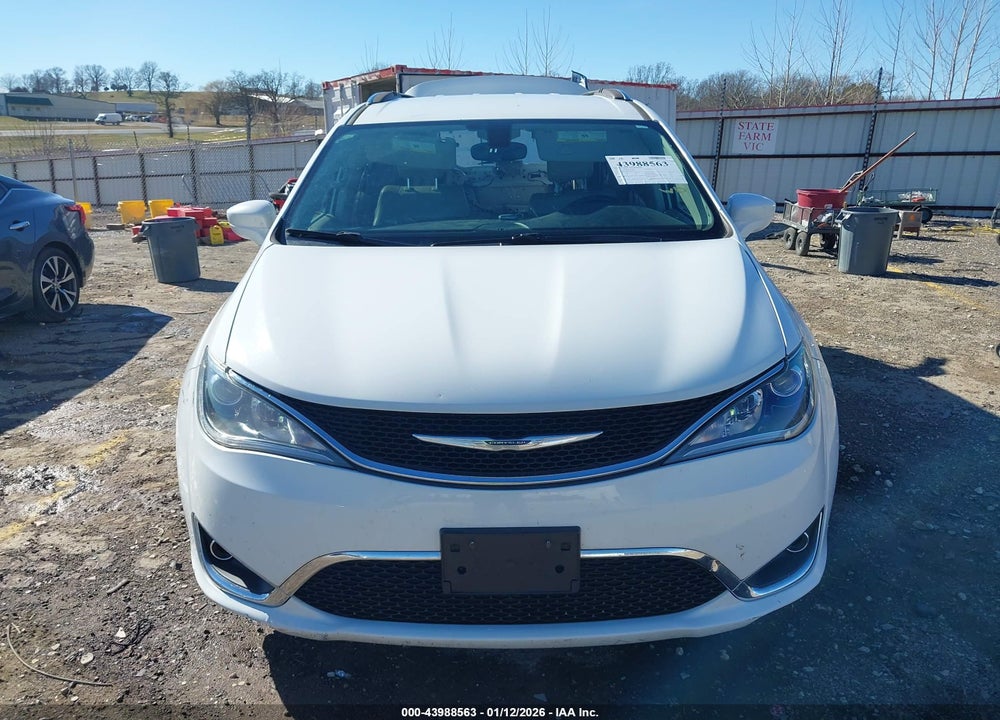 2018 CHRYSLER PACIFICA TOURING L VIN: 2C4RC1BGXJR130650