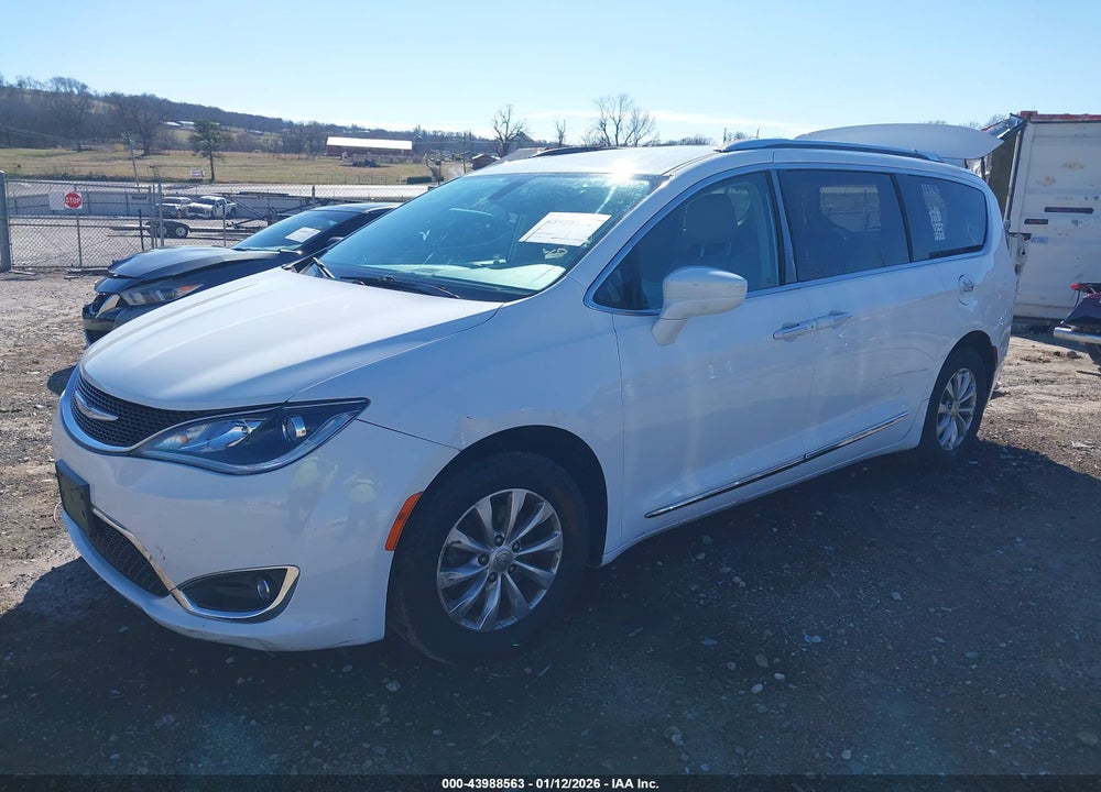 2018 CHRYSLER PACIFICA TOURING L VIN: 2C4RC1BGXJR130650
