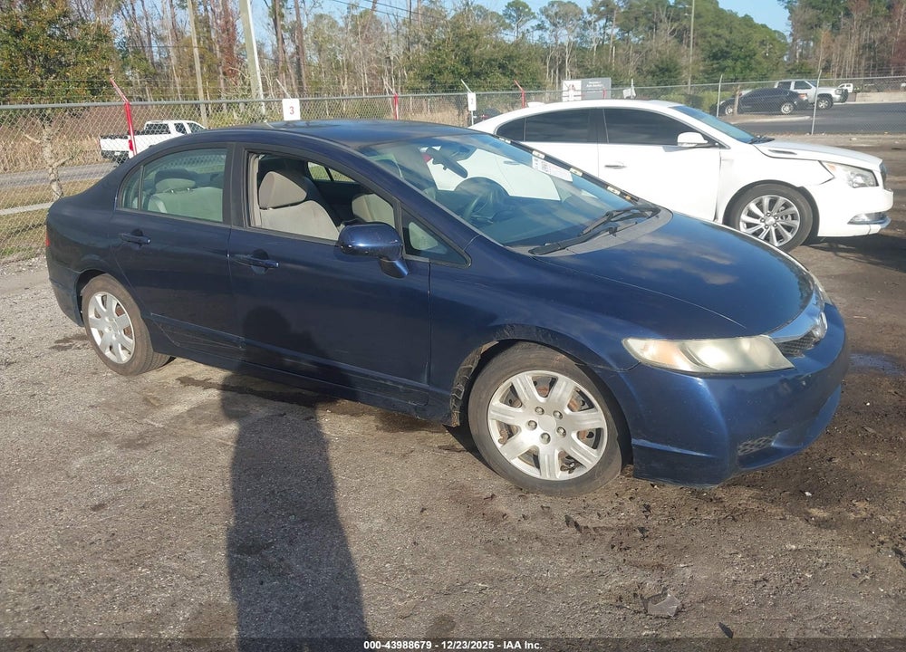 2010 HONDA CIVIC LX VIN: 19XFA1F52AE027046