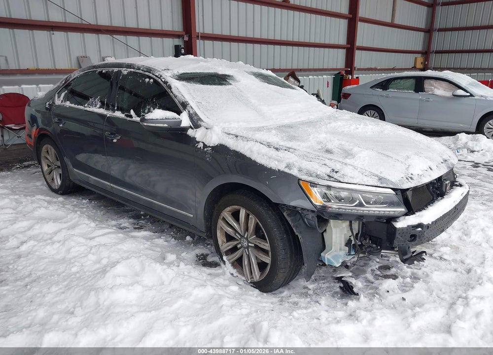 2017 VOLKSWAGEN PASSAT VIN: 1VWGT7A31HC034219