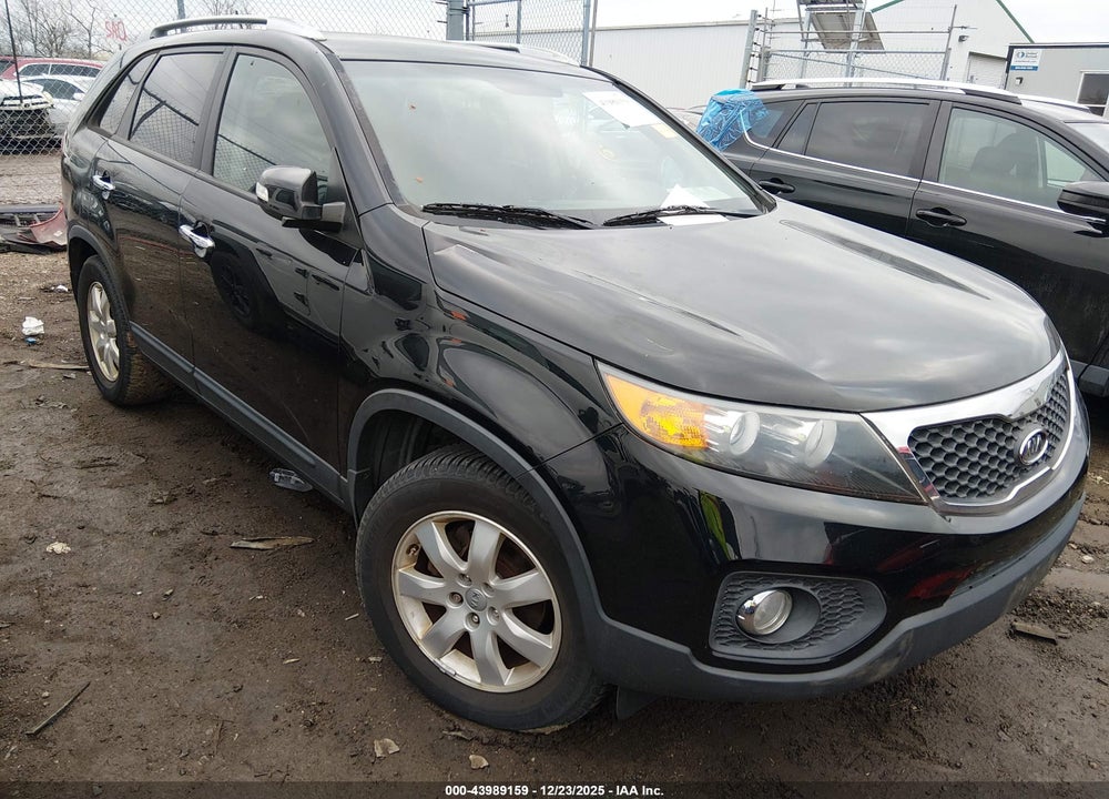 2013 KIA SORENTO LX VIN: 5XYKT4A62DG329745