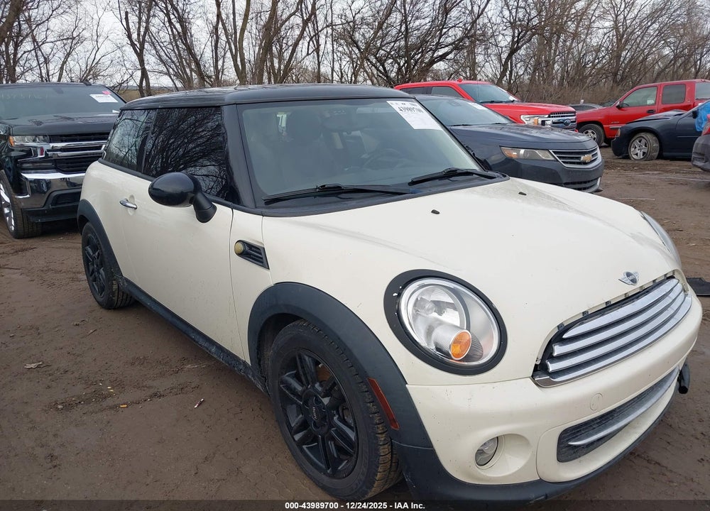 2012 MINI COOPER VIN: WMWSU3C58CT543702