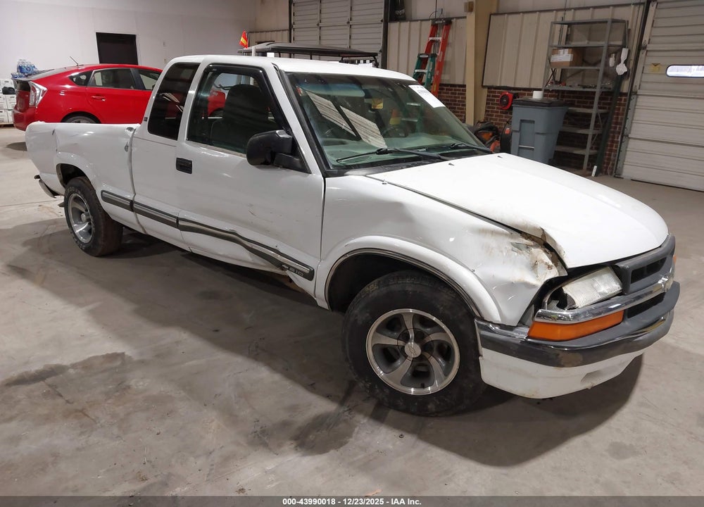 2000 CHEVROLET S-10 LS VIN: 1GCCS1954Y8298691