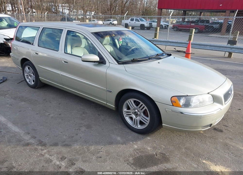 2006 VOLVO V70 2.5T VIN: YV1SW592762578774