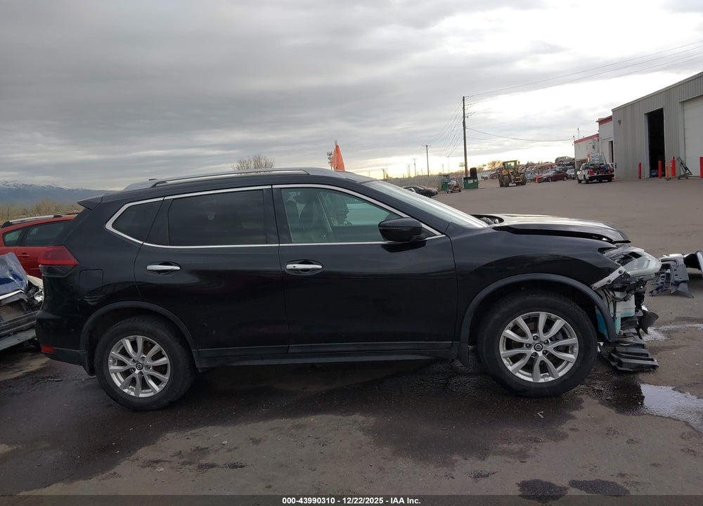 2018 NISSAN ROGUE SV VIN: 5N1AT2MV8JC713060