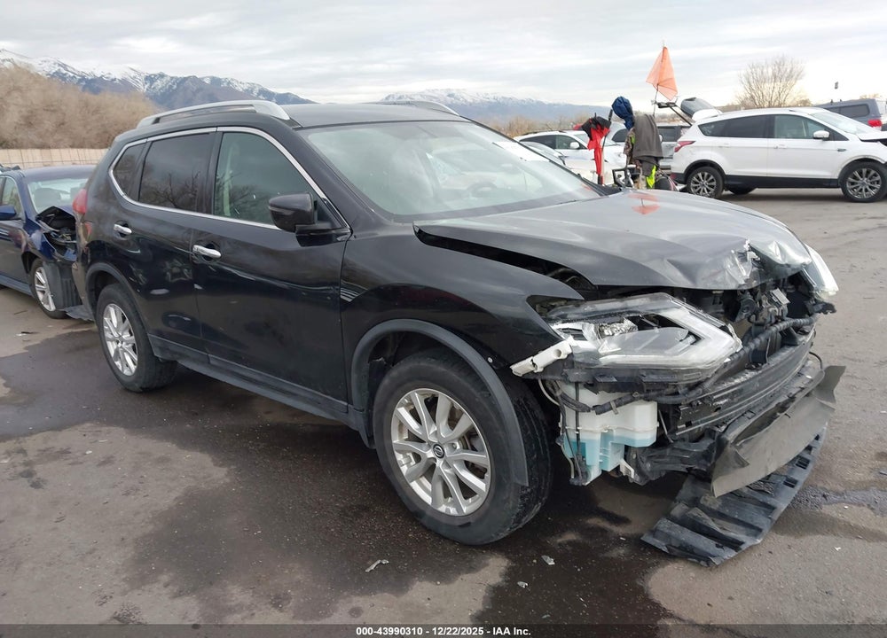 2018 NISSAN ROGUE SV VIN: 5N1AT2MV8JC713060