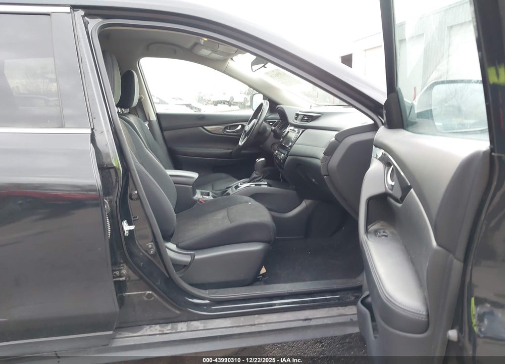 2018 NISSAN ROGUE SV VIN: 5N1AT2MV8JC713060
