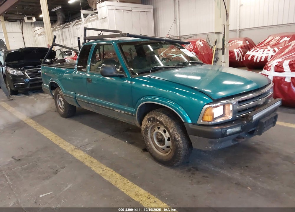1996 CHEVROLET S TRUCK S10 VIN: 1GCDT19W6T8214101