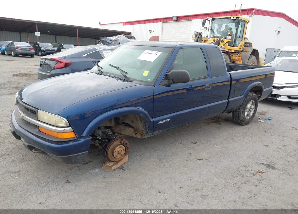 2002 CHEVROLET S-10 LS VIN: 1GCDT19W928153227