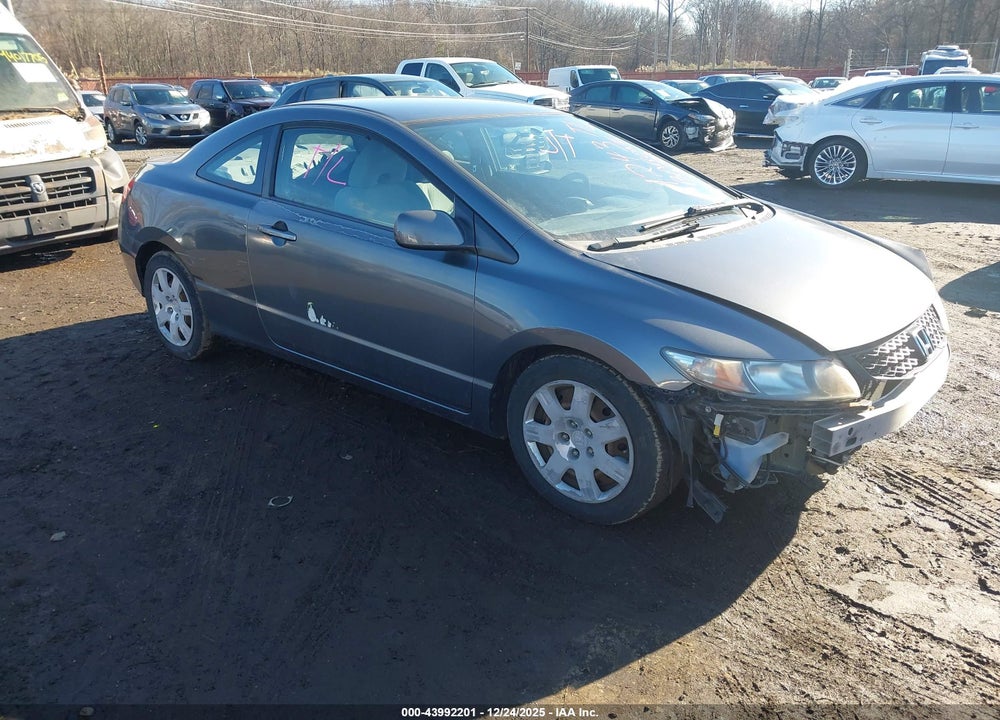 2010 HONDA CIVIC LX VIN: 2HGFG1B65AH521582
