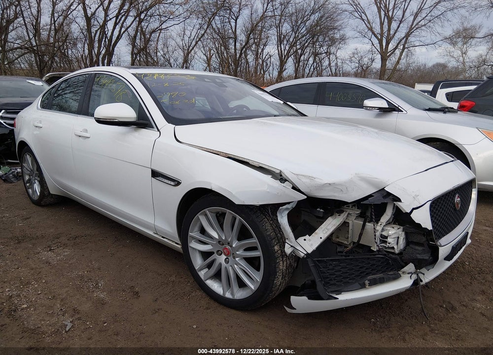 2016 JAGUAR XF 35T PREMIUM VIN: SAJBJ4BV7GCY22780