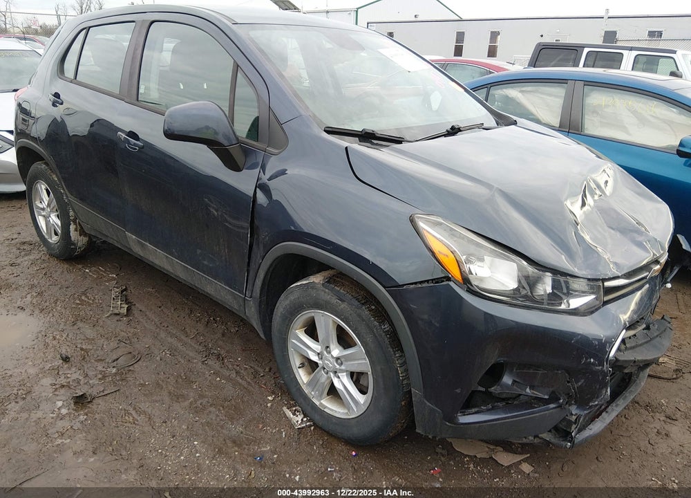 2018 CHEVROLET TRAX LS VIN: 3GNCJNSB2JL230947