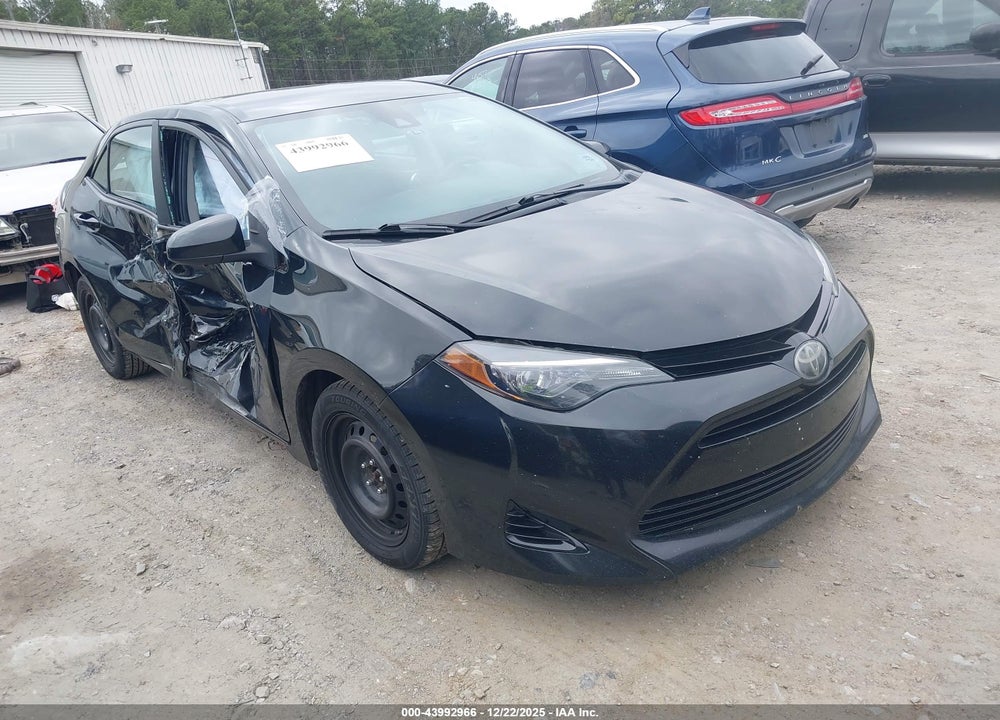 2018 TOYOTA COROLLA LE VIN: 2T1BURHE3JC011826