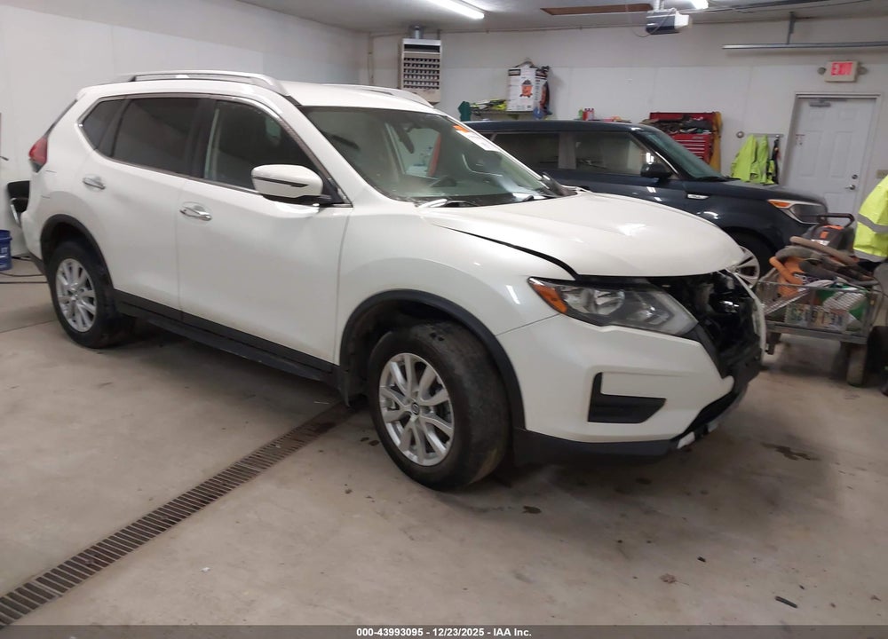 2018 NISSAN ROGUE SV VIN: 5N1AT2MV3JC817309