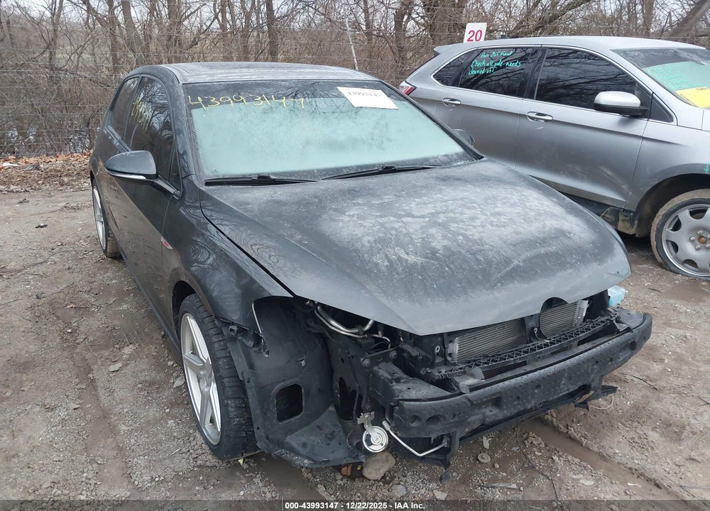 2015 VOLKSWAGEN GOLF GTI 2.0T SE 2-DOOR VIN: 3VWYT7AU2FM095779