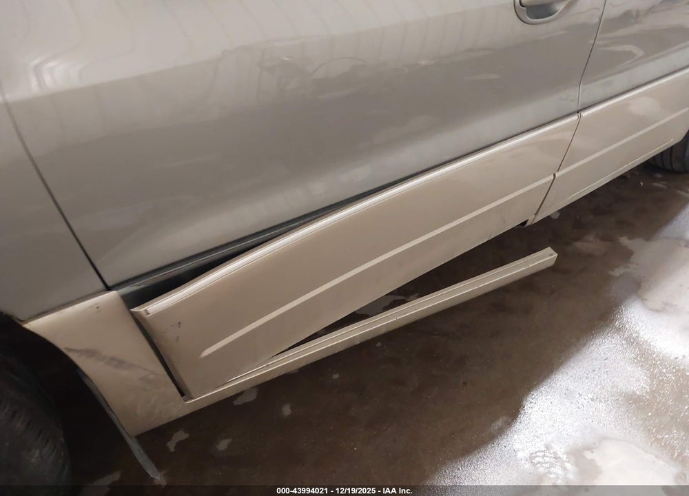 2004 FORD FREESTAR LIMITED VIN: 2FMZA58284BB23844