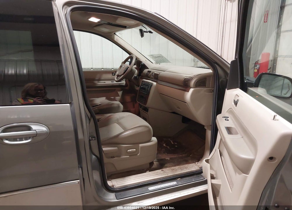 2004 FORD FREESTAR LIMITED VIN: 2FMZA58284BB23844