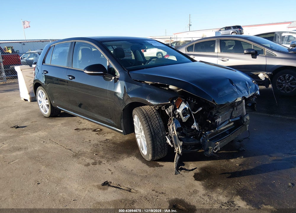 2015 VOLKSWAGEN GOLF TDI SE 4-DOOR VIN: 3VW2A7AU8FM056318