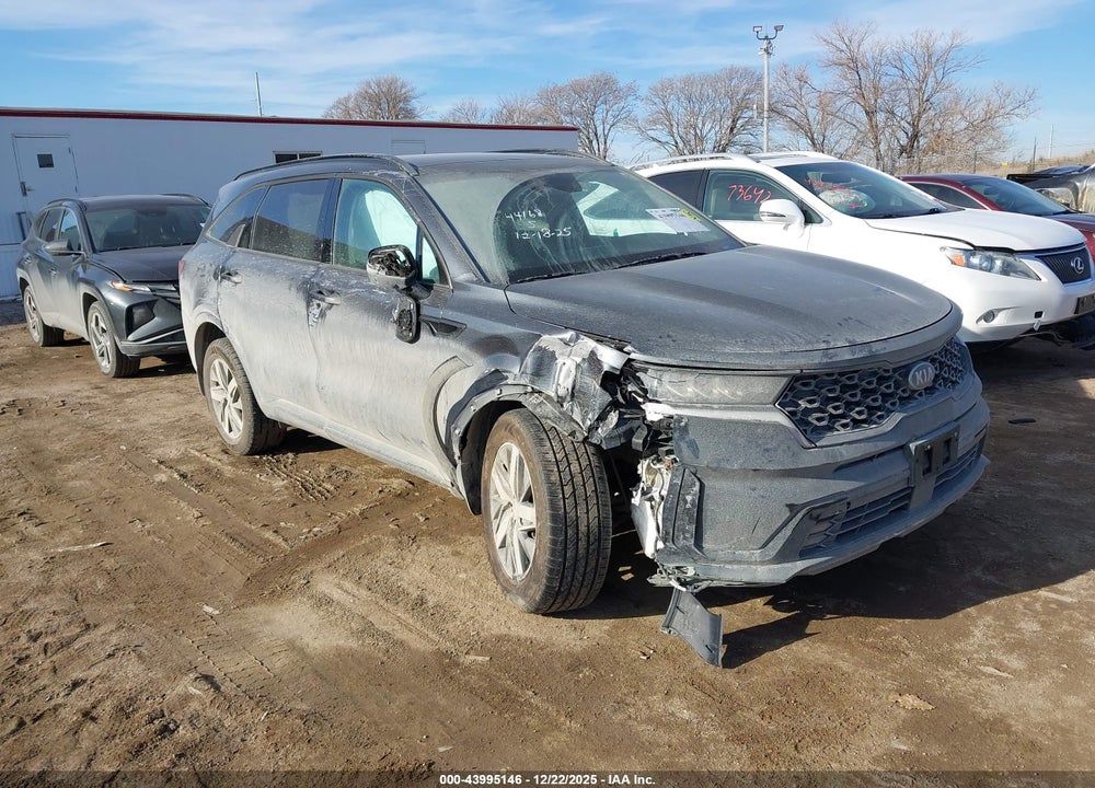 2021 KIA SORENTO EX VIN: 5XYRHDLF3MG068039