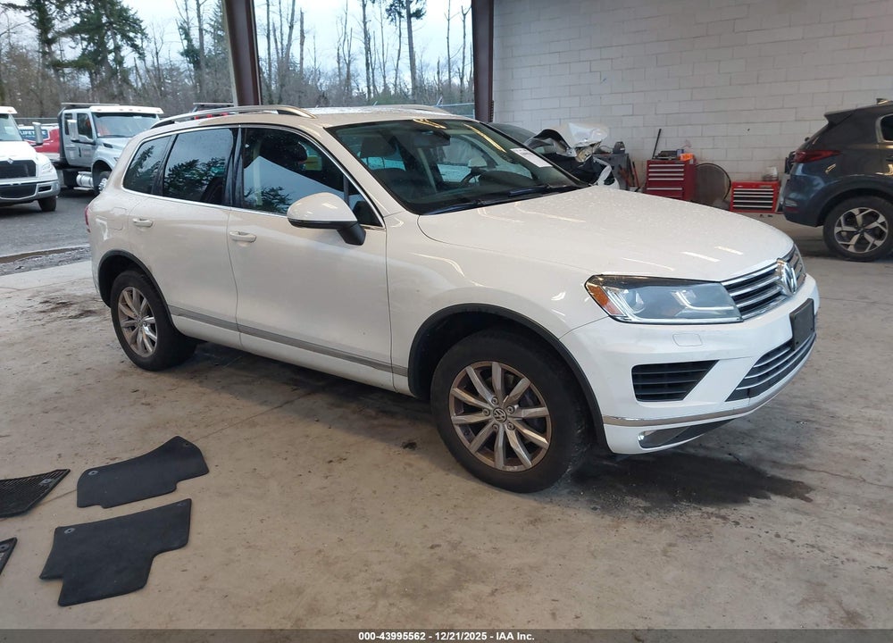 2015 VOLKSWAGEN TOUAREG V6 SPORT VIN: WVGEF9BP1FD006101