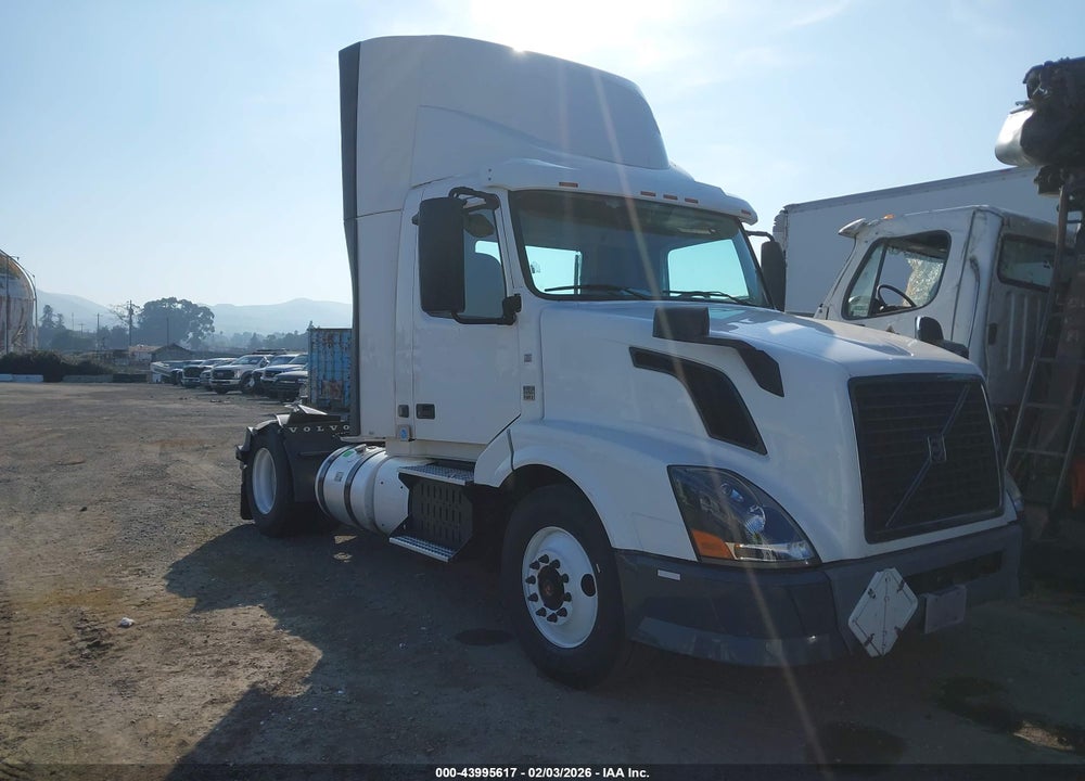 2013 VOLVO VN VNL VIN: 4V4N19EG7DN133042