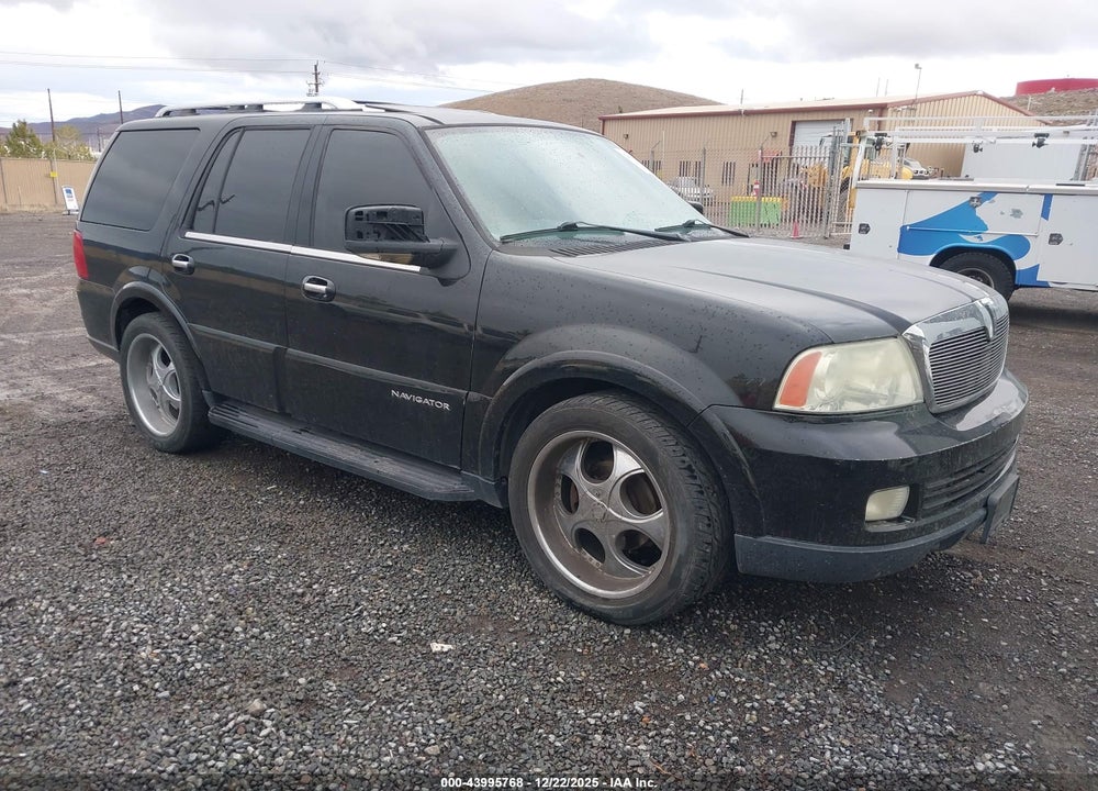 2005 LINCOLN NAVIGATOR VIN: 5LMFU285X5LJ21658