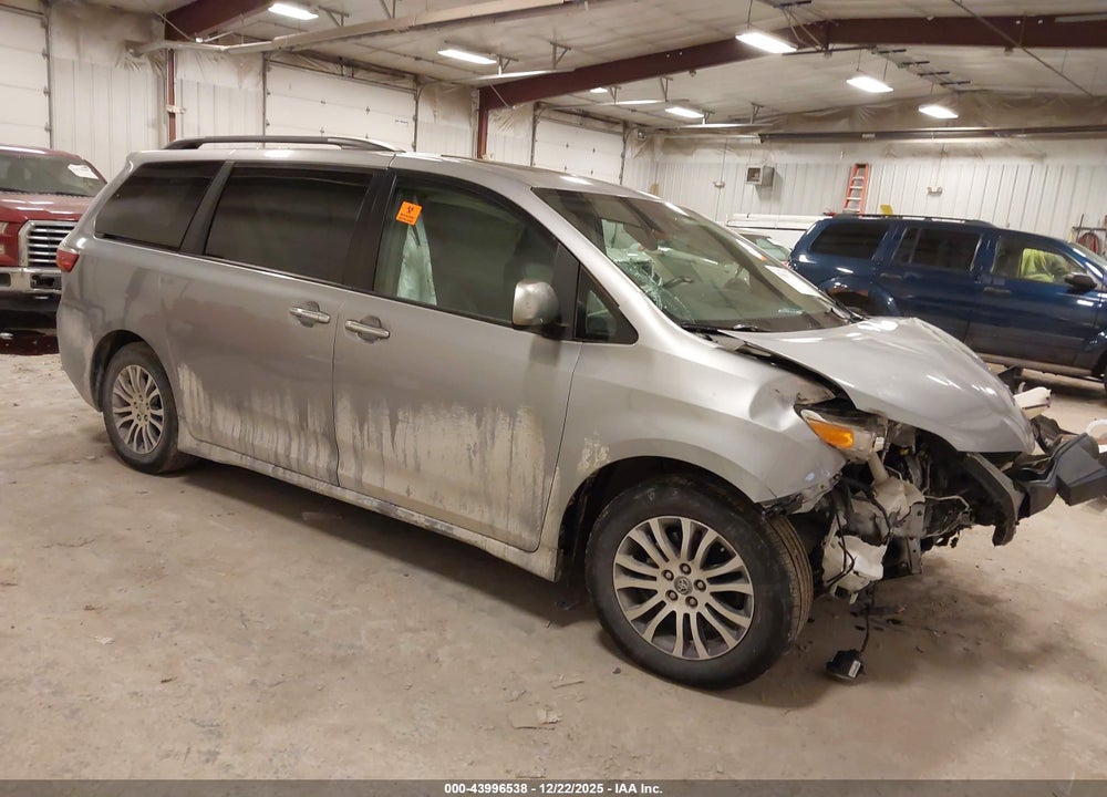 2018 TOYOTA SIENNA XLE 8 PASSENGER VIN: 5TDYZ3DC7JS928336