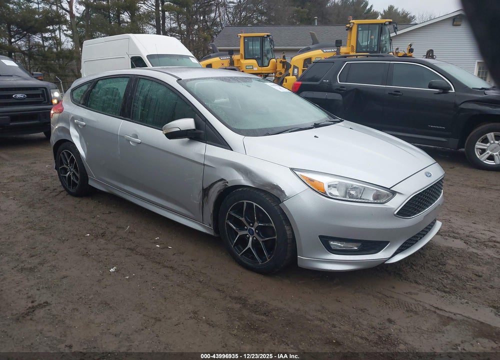 2016 FORD FOCUS SE VIN: 1FADP3K29GL403440