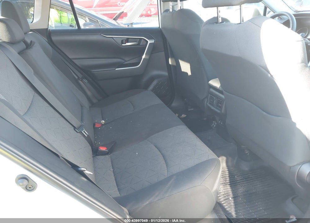 2020 TOYOTA RAV4 XLE VIN: 2T3P1RFV6LW098907