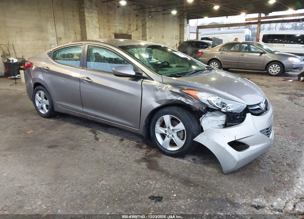 2013 HYUNDAI ELANTRA GLS VIN: 5NPDH4AE8DH432517